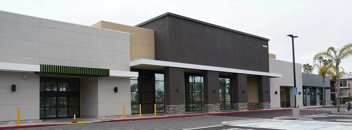Contemporary shopping center architecture